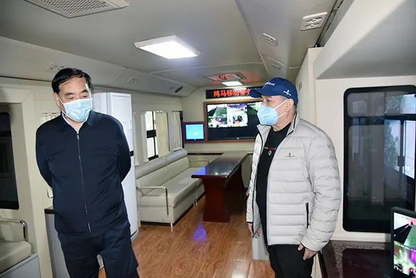 鄭州市經(jīng)開區(qū)黨工委書記、管委會主任樊福太蒞臨森源鴻馬檢查指導(dǎo)(圖6)