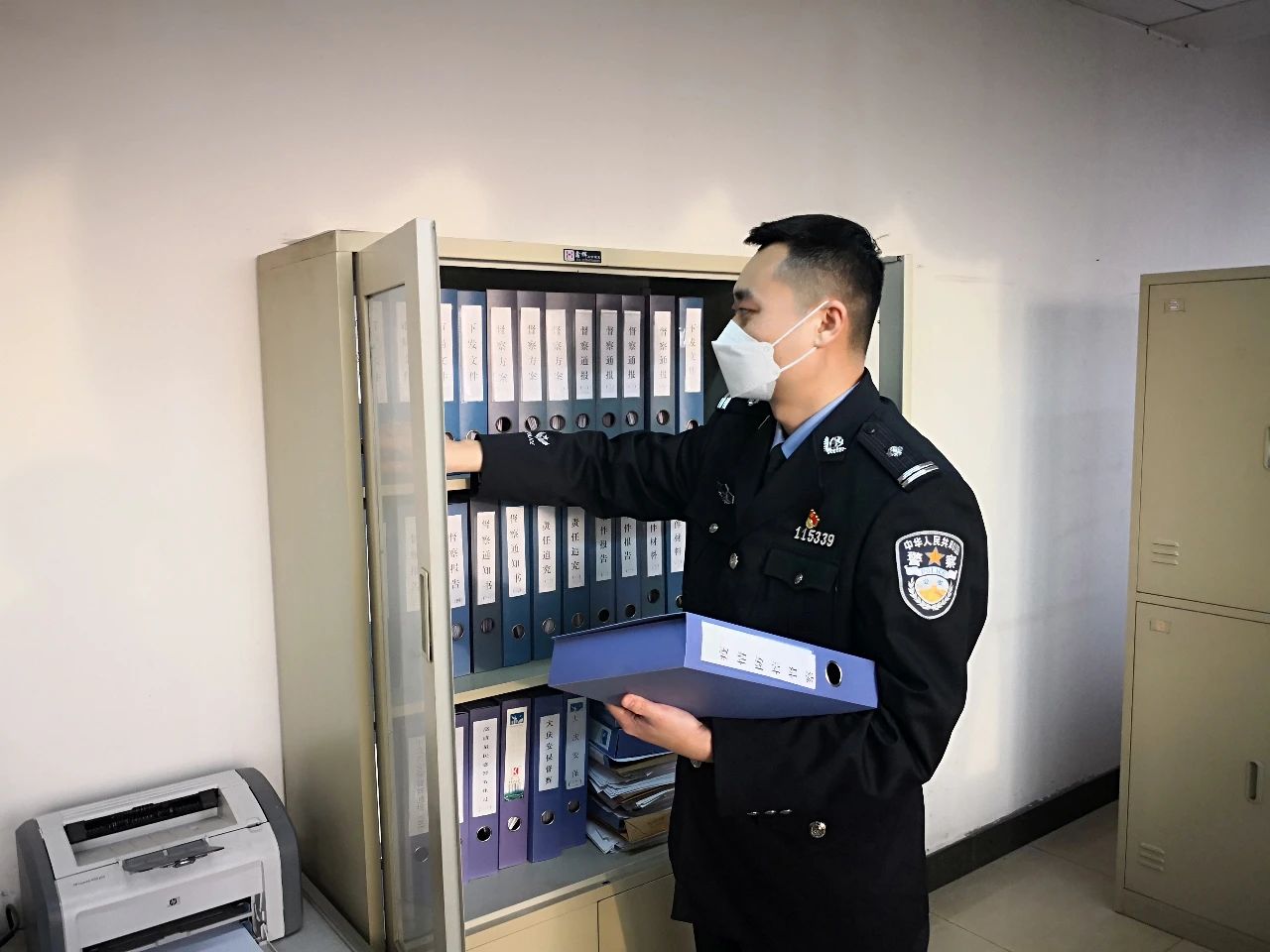 洛陽公安督察:全力保障全市公安疫情防控阻擊戰(zhàn)(圖11) 洛陽公安督察:全力保障全市公安疫情防控阻擊戰(zhàn)(圖11)