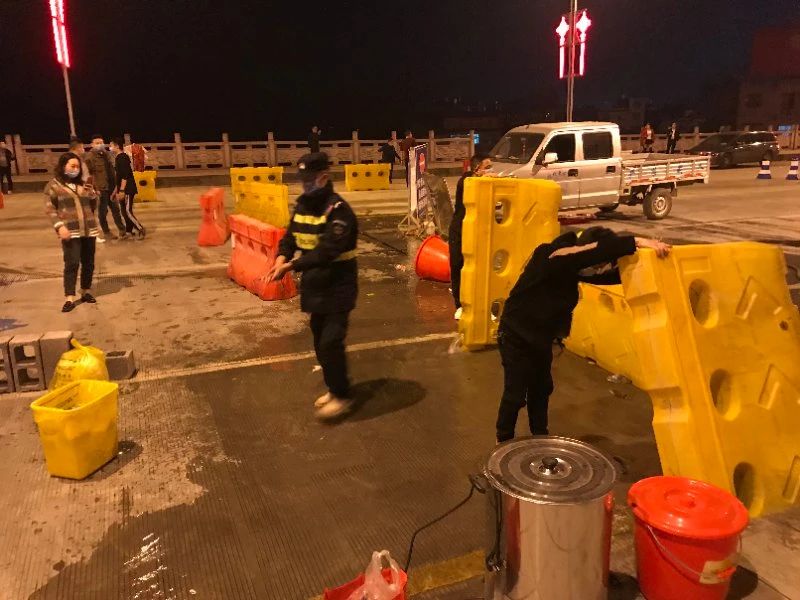 湖北一地18個離鄂通道解封！移動警務室繼續(xù)守護！(圖2)