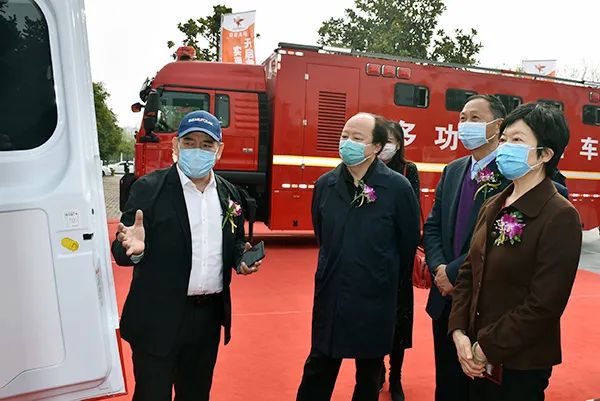 水木大講堂開講暨森源鴻馬5G負壓救護車下線揭幕儀式隆重舉行(圖16) 水木大講堂開講暨森源鴻馬5G負壓救護車下線揭幕儀式隆重舉行(圖16)