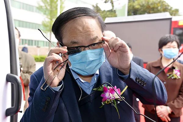 水木大講堂開講暨森源鴻馬5G負壓救護車下線揭幕儀式隆重舉行(圖19) 水木大講堂開講暨森源鴻馬5G負壓救護車下線揭幕儀式隆重舉行(圖19)