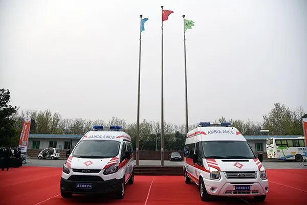 經(jīng)開區(qū)企業(yè)再添硬核力量：5G負(fù)壓救護(hù)車，上車即就診(圖1)