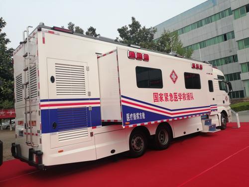 經(jīng)開區(qū)企業(yè)再添硬核力量：5G負(fù)壓救護(hù)車，上車即就診(圖3)