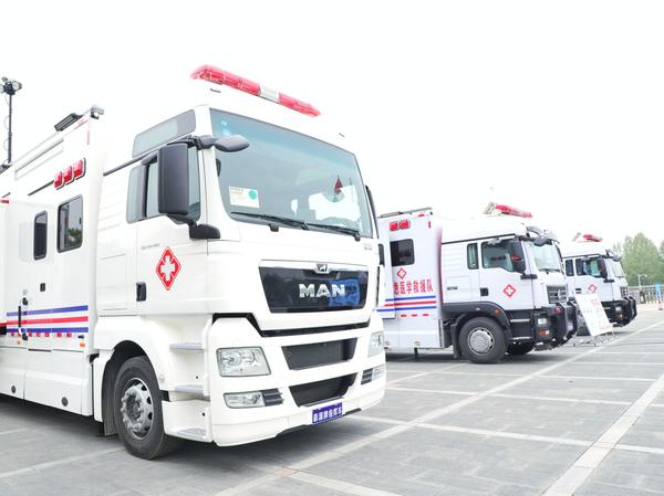 從5G智慧負壓救護車到移動方艙醫(yī)院 看河南這家企業(yè)如何化危為機造就“神奇”(圖4) 從5G智慧負壓救護車到移動方艙醫(yī)院 看河南這家企業(yè)如何化危為機造就“神奇”(圖4)
