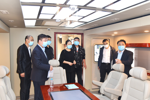 河南省醫(yī)院協(xié)會民營醫(yī)院分會2020年常務(wù)委員會會議隆重召開(圖7) 河南省醫(yī)院協(xié)會民營醫(yī)院分會2020年常務(wù)委員會會議隆重召開(圖7)