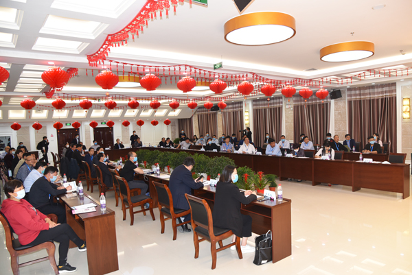 河南省醫(yī)院協(xié)會民營醫(yī)院分會2020年常務(wù)委員會會議隆重召開(圖10) 河南省醫(yī)院協(xié)會民營醫(yī)院分會2020年常務(wù)委員會會議隆重召開(圖10)