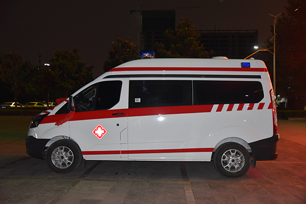 吉林琿春市采購(gòu)5G負(fù)壓救護(hù)車——實(shí)現(xiàn)“上車即入院”(圖4)