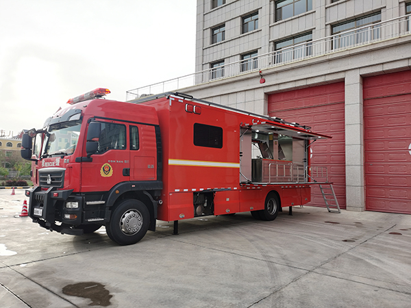甘肅張掖：飲食保障車正式“入伍” 戰(zhàn)勤保障新裝備催生戰(zhàn)斗力(圖2)