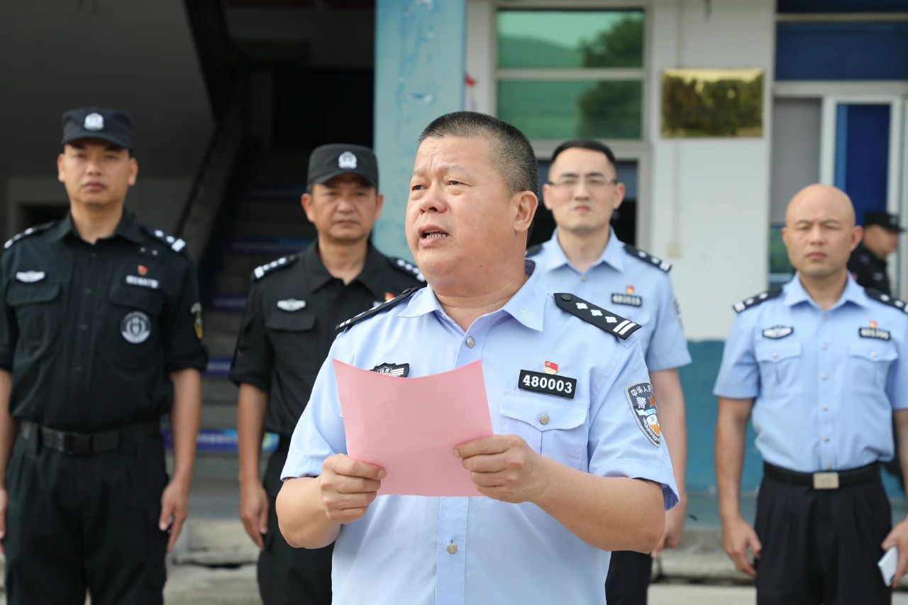“警燈閃爍·護航兩會”—南安公安全力開啟“安?！ぞS穩(wěn)”模式(圖1)