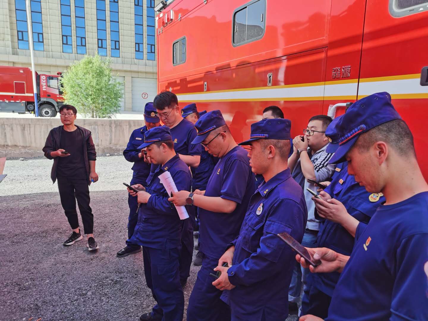 后勤在前 保障先行//甘肅省消防救援總隊9臺飲食保障車正式“入伍”(圖3) 后勤在前 保障先行//甘肅省消防救援總隊9臺飲食保障車正式“入伍”(圖3)