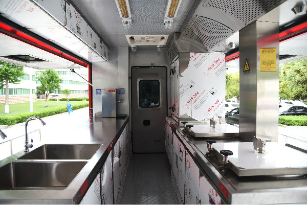 后勤在前 保障先行//甘肅省消防救援總隊9臺飲食保障車正式“入伍”(圖9) 后勤在前 保障先行//甘肅省消防救援總隊9臺飲食保障車正式“入伍”(圖9)