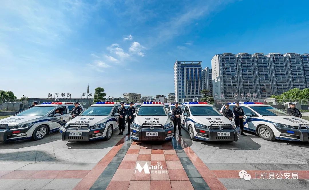 福建上杭縣公安局舉行警務(wù)裝備配發(fā)儀式(圖3) 福建上杭縣公安局舉行警務(wù)裝備配發(fā)儀式(圖3)