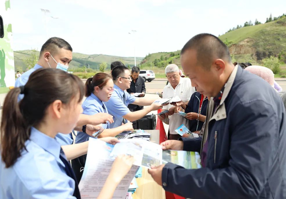 阿爾山市檢察院啟動(dòng)“民有所呼、我有所應(yīng)——群眾信訪件件有回復(fù)”檢察宣傳(圖3)