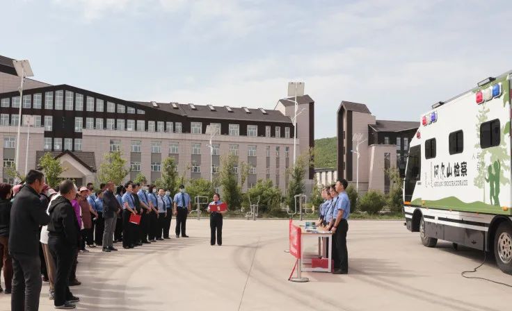 阿爾山市檢察院啟動(dòng)“民有所呼、我有所應(yīng)——群眾信訪件件有回復(fù)”檢察宣傳(圖1)