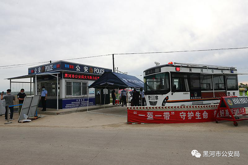 黑河市||鄧福才副市長深入治安卡點調(diào)研指導(dǎo)疫情防控和排查登記工作(圖6)