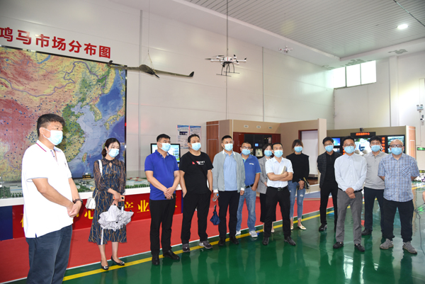 河南省消防協(xié)會會長王建剛一行走進(jìn)森源鴻馬開展學(xué)習(xí)交流活動(圖5) 河南省消防協(xié)會會長王建剛一行走進(jìn)森源鴻馬開展學(xué)習(xí)交流活動(圖5)