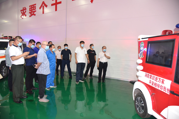 河南省消防協(xié)會會長王建剛一行走進(jìn)森源鴻馬開展學(xué)習(xí)交流活動(圖10) 河南省消防協(xié)會會長王建剛一行走進(jìn)森源鴻馬開展學(xué)習(xí)交流活動(圖10)