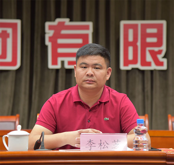 河南省消防協(xié)會(huì)第四屆三次常務(wù)理事會(huì)在森源鴻馬召開(kāi)(圖5) 河南省消防協(xié)會(huì)第四屆三次常務(wù)理事會(huì)在森源鴻馬召開(kāi)(圖5)