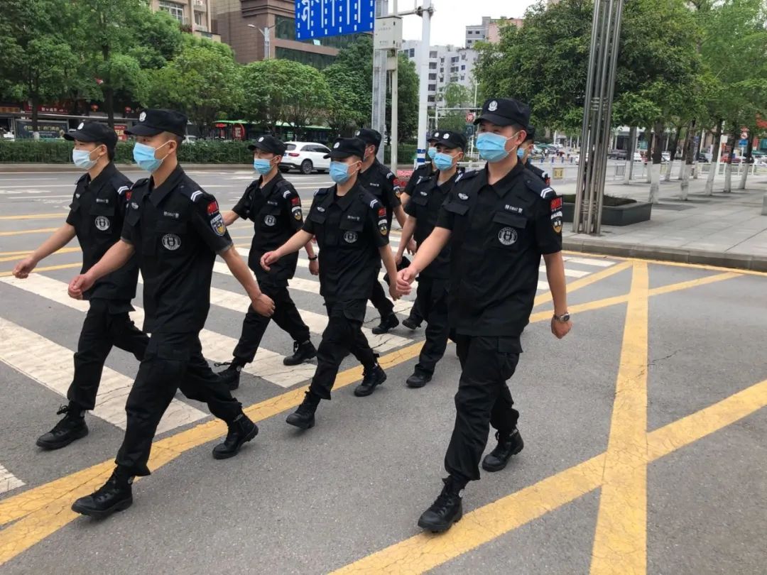 贊！達(dá)川公安移動(dòng)警務(wù)工作站升級(jí)亮相！(圖4)