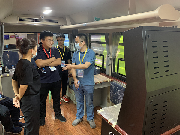 鄭州新能源展會驚現(xiàn)“雙頭車”，一起來看看?。?！(圖7)