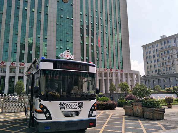 云南昭通市移動(dòng)警務(wù)室亮相街頭！便民保安“新利器”來啦！(圖2)