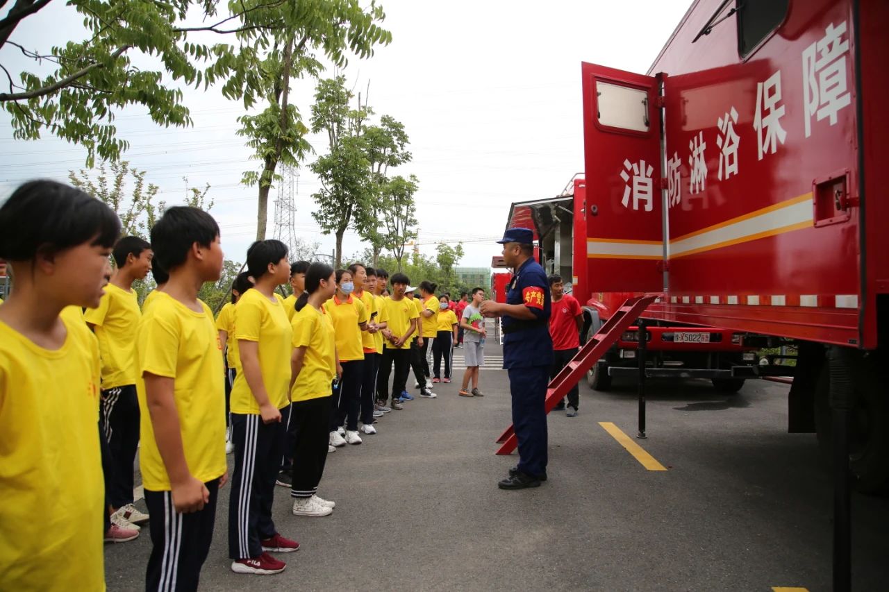 消防員叔叔，我也想當黨員！(圖6)