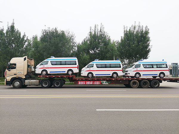 心系疫區(qū) 千里馳援//森源鴻馬醫(yī)療救護(hù)車為新疆疫情防控工作保駕護(hù)航(圖4) 心系疫區(qū) 千里馳援//森源鴻馬醫(yī)療救護(hù)車為新疆疫情防控工作保駕護(hù)航(圖4)
