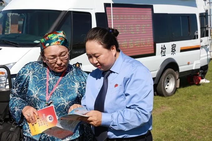 檢察移動(dòng)方艙首次亮相  助力鄂溫克檢察院“送法進(jìn)家室，法治助履職”(圖6)