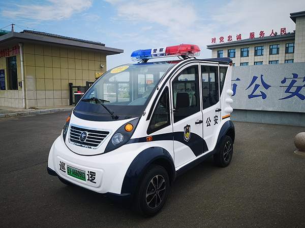 銀川市電動(dòng)巡邏車(chē)上崗執(zhí)勤——平安建設(shè)再添羽翼(圖3)
