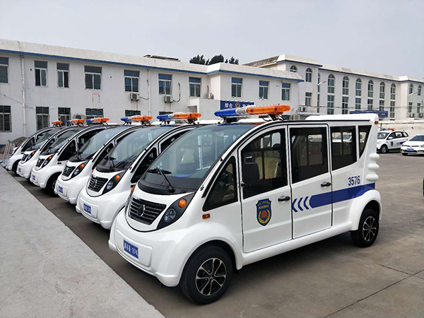 電動執(zhí)法車亮相新鄉(xiāng)，助力城管執(zhí)法(圖1)