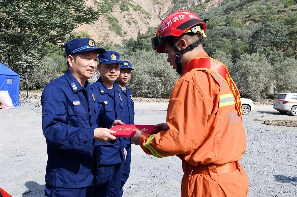 吳振坤總隊長調研指導隴南抗洪救災工作(圖3)