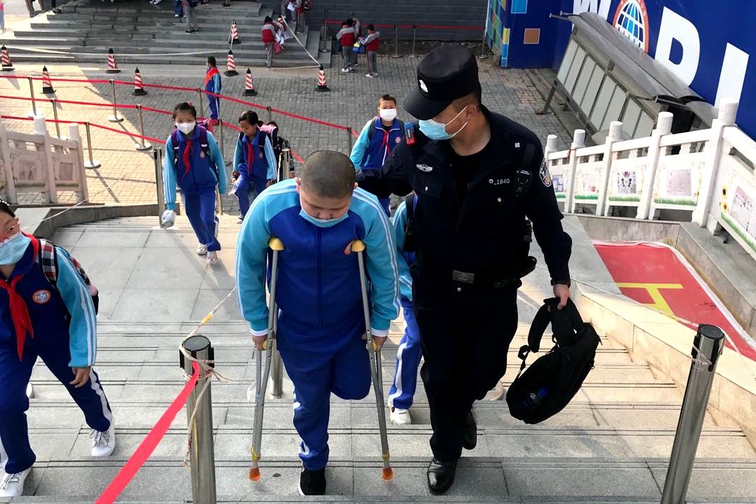 開學咯！城中公安“護校安園”(圖4)