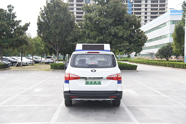 “執(zhí)法+服務(wù)”彰顯城市溫度||鶴壁采購電動執(zhí)法車(圖7)