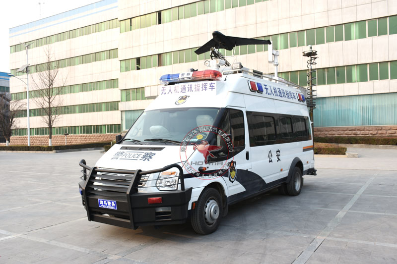 無(wú)人機(jī)通訊指揮車