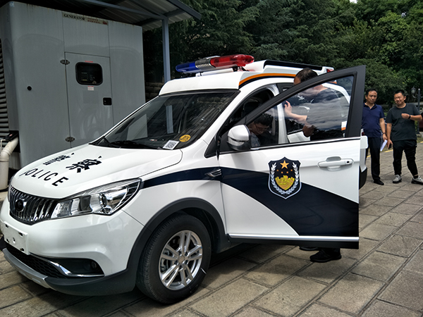 云南大理電動(dòng)巡邏車上崗執(zhí)勤(圖2)