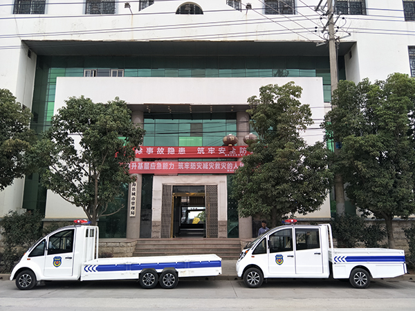云南省通海縣電動執(zhí)法車上崗(圖1)