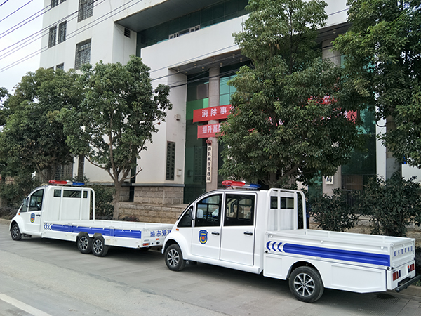 云南省通海縣電動執(zhí)法車上崗(圖2)
