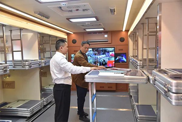 森源鴻馬高精尖專用車閃耀亮相河南省汽車產(chǎn)銷對接會(圖11) 森源鴻馬高精尖專用車閃耀亮相河南省汽車產(chǎn)銷對接會(圖11)