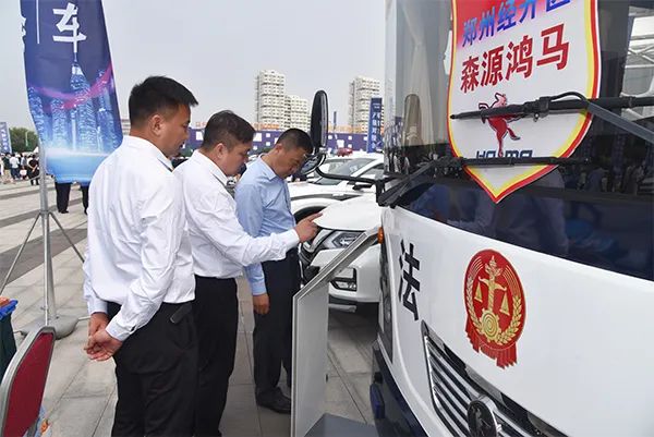 森源鴻馬高精尖專用車閃耀亮相河南省汽車產(chǎn)銷對接會(圖15) 森源鴻馬高精尖專用車閃耀亮相河南省汽車產(chǎn)銷對接會(圖15)