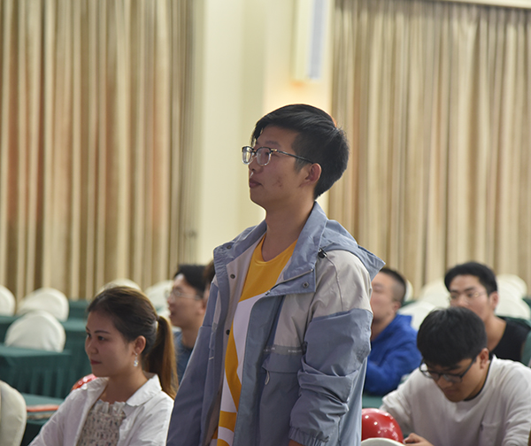 產(chǎn)學(xué)研融通發(fā)展——河南工業(yè)大學(xué)師生一行蒞臨森源鴻馬參觀交流(圖18) 產(chǎn)學(xué)研融通發(fā)展——河南工業(yè)大學(xué)師生一行蒞臨森源鴻馬參觀交流(圖18)
