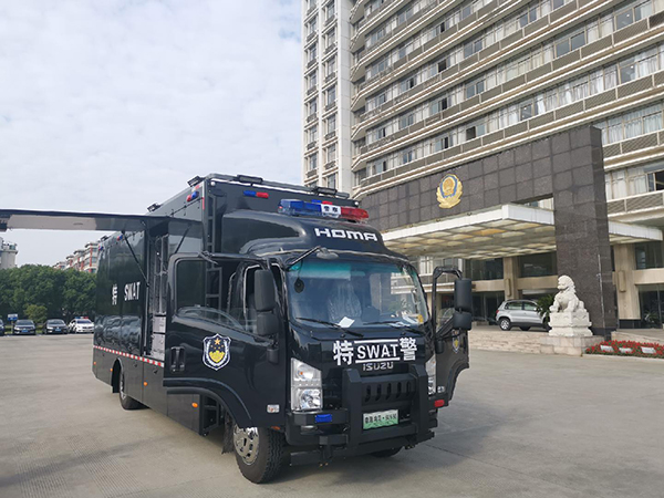 全武裝支持——江蘇海安裝備運輸車列裝上崗(圖1)