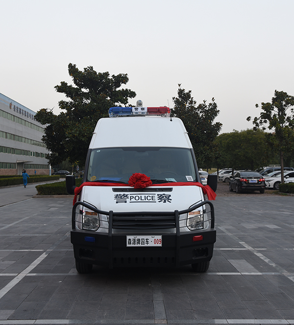 內(nèi)蒙古包頭市采購(gòu)多功能押解車(圖1)