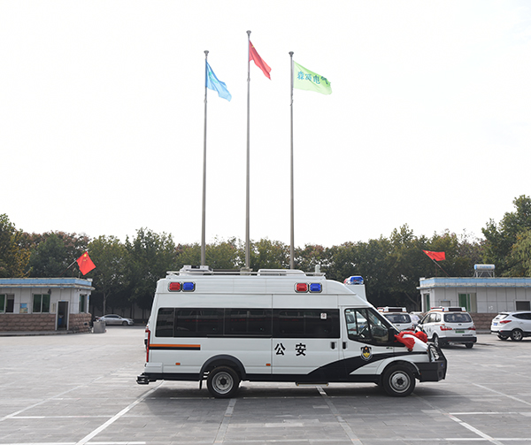 山東采購(gòu)無(wú)人機(jī)通訊指揮車(圖4)