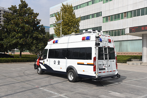 山東采購(gòu)無(wú)人機(jī)通訊指揮車(圖6)