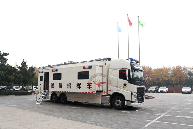 12米沃爾沃通信指揮車(chē)(圖1)