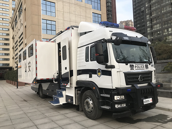 西安多功能宿營(yíng)車正式入伍上崗(圖1)
