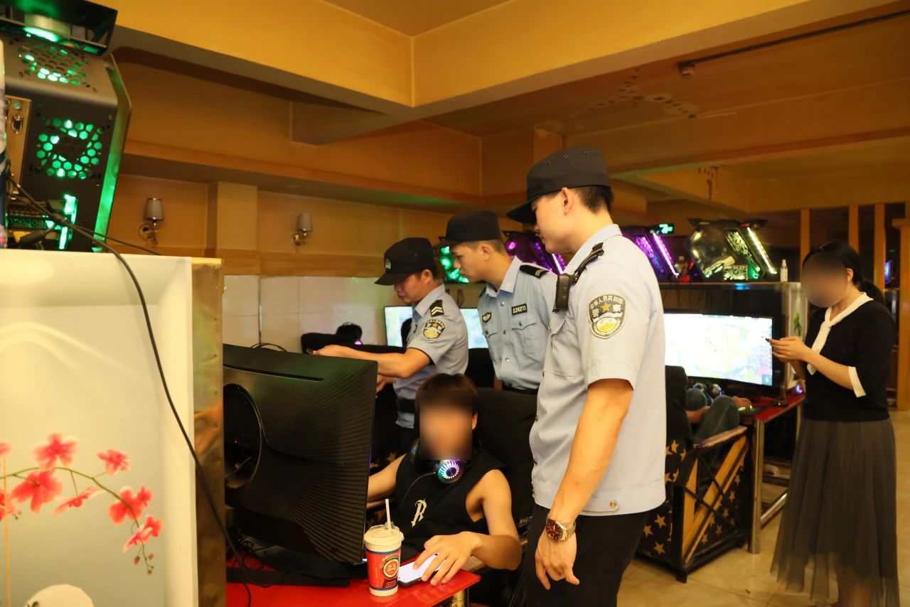 移動(dòng)警務(wù)室為夢護(hù)航，助力梅州公安開展高考前社會(huì)治安集中清查行動(dòng)(圖3)