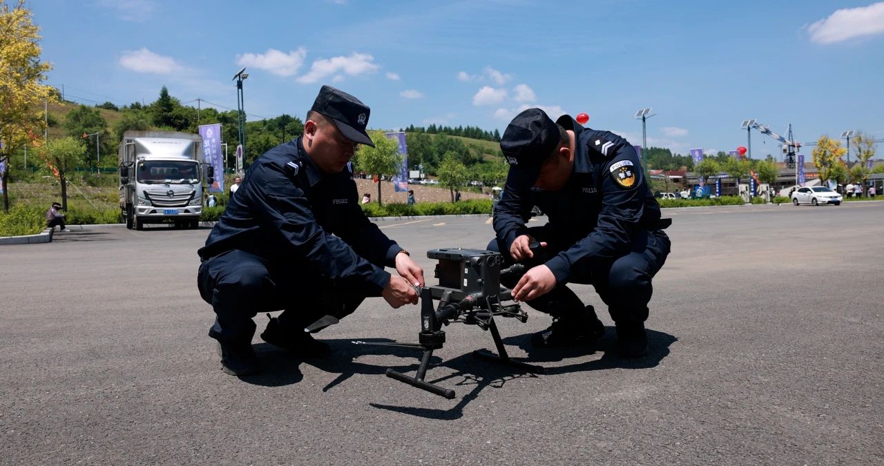 端午佳節(jié)龍舟競渡||移動警務(wù)室護航龍舟錦標(biāo)賽(圖5)