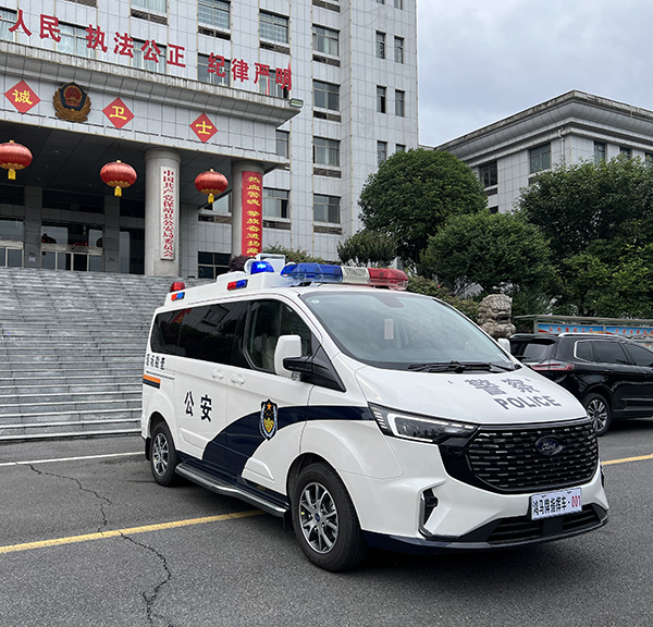 攜勘察利劍，鑄平安之盾||森源鴻馬現(xiàn)場(chǎng)勘查車上崗(圖2)