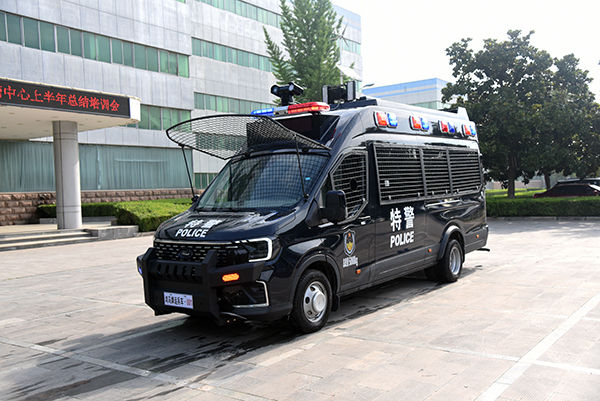 森源鴻馬防暴運(yùn)兵車發(fā)往湖南||安全維穩(wěn)  快速處置(圖2)